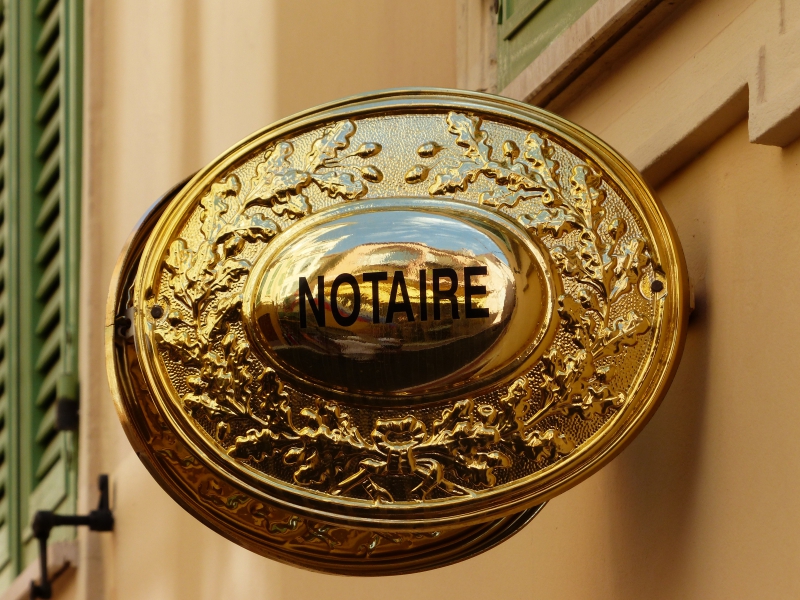 notaire-COLLOBRIERES-min_advertising-golden-metal-money-lighting-brass-1013060-pxhere.com